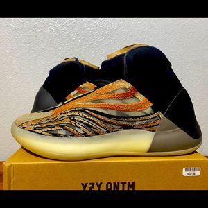 Yeezy Quantum Flash Orange size 11 Original box